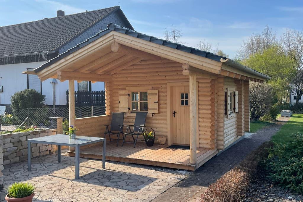 Gartenhaus - Partyhaus aus runden Stämmen